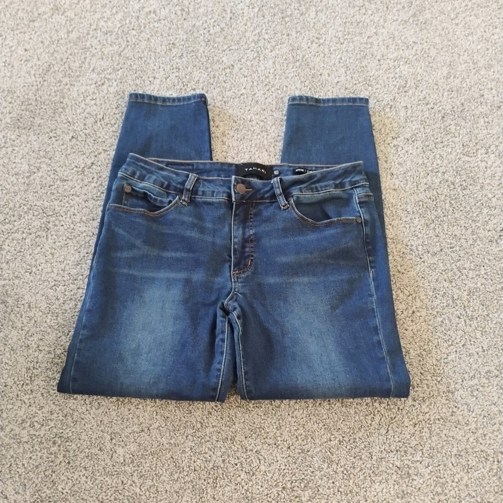 Tahari Chloe Fit Solution Skinny Jeans in Medium Wash Women's Size 12/31